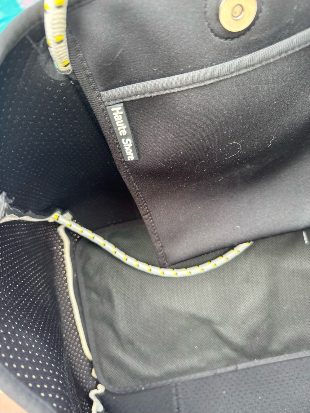 Haute Shore Neoprene tote bag- in Aspen - Picture 3 of 6